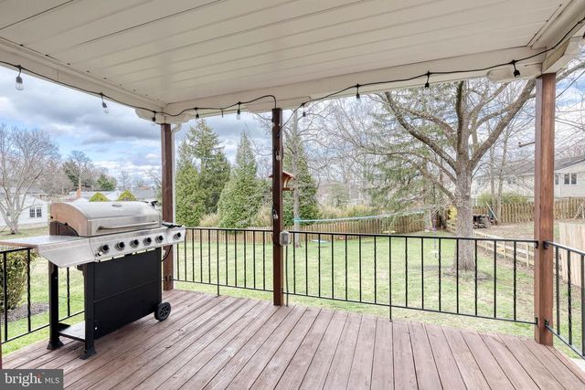 2001 TREE LN, Lutherville Timonium, MD 21093