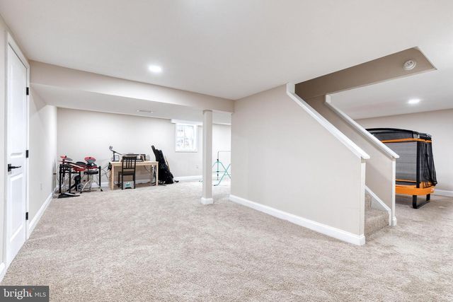 2001 TREE LN, Lutherville Timonium, MD 21093