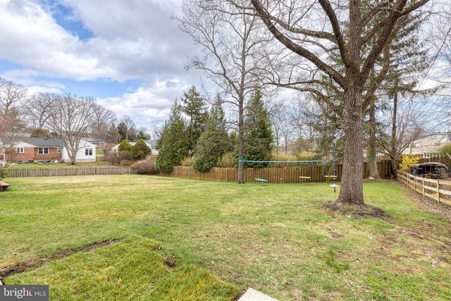 2001 TREE LN, Lutherville Timonium, MD 21093