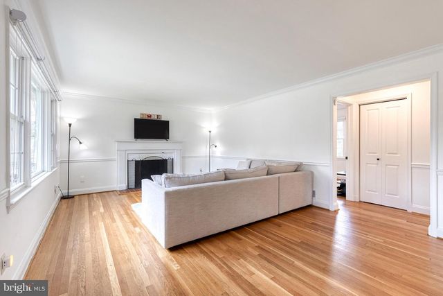 2001 TREE LN, Lutherville Timonium, MD 21093