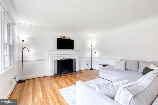 2001 TREE LN, Lutherville Timonium, MD 21093