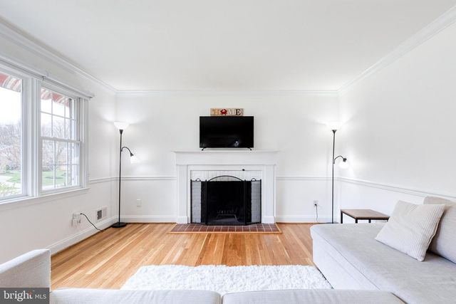 2001 TREE LN, Lutherville Timonium, MD 21093