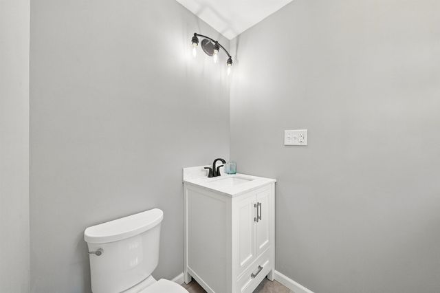 47 Rowell E Road, Brentwood, NH 03833
