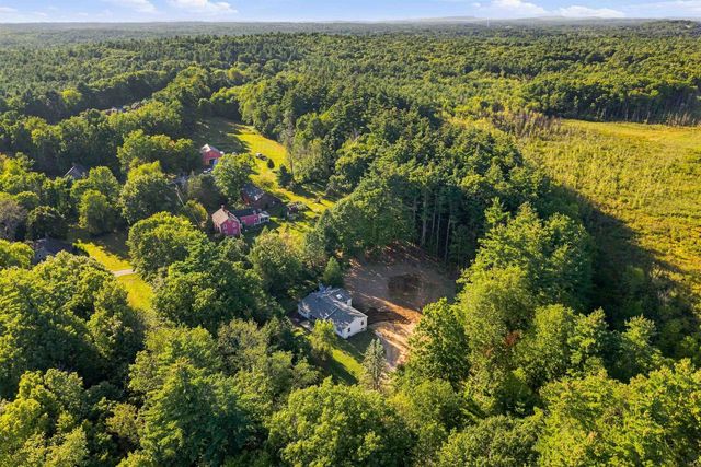 47 Rowell E Road, Brentwood, NH 03833