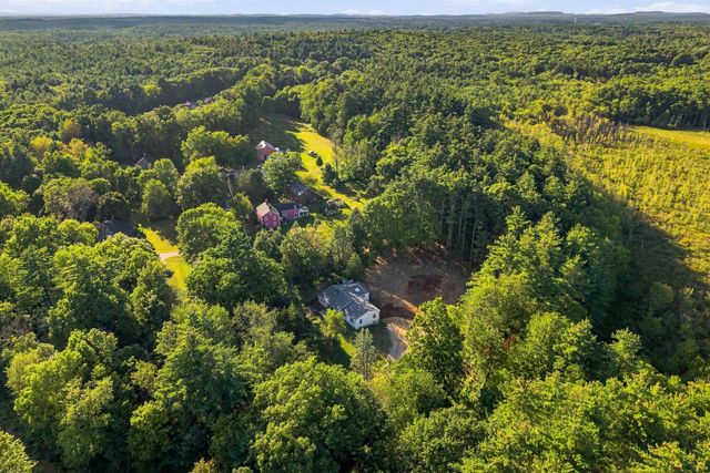 47 Rowell E Road, Brentwood, NH 03833