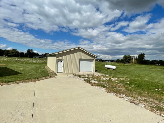 15812 State Route 56 W, Mount Sterling, OH 43143