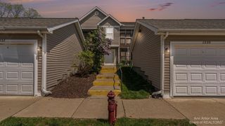 1328 Heatherwood Lane, Ann Arbor, MI 48108