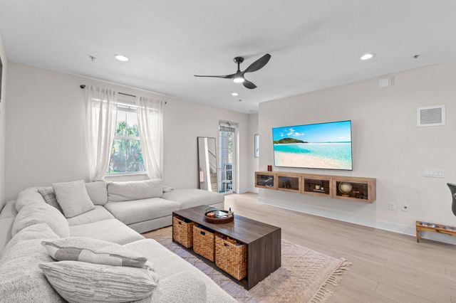 1387 Piazza Delle Pallottole, Boynton Beach, FL 33426