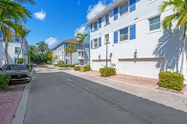 1387 Piazza Delle Pallottole, Boynton Beach, FL 33426