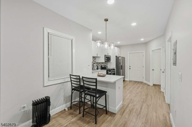 81 Wolcott Ter, Newark City, NJ 07112