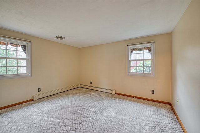 328 Caswell St, Taunton, MA 02718