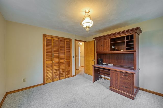 328 Caswell St, Taunton, MA 02718