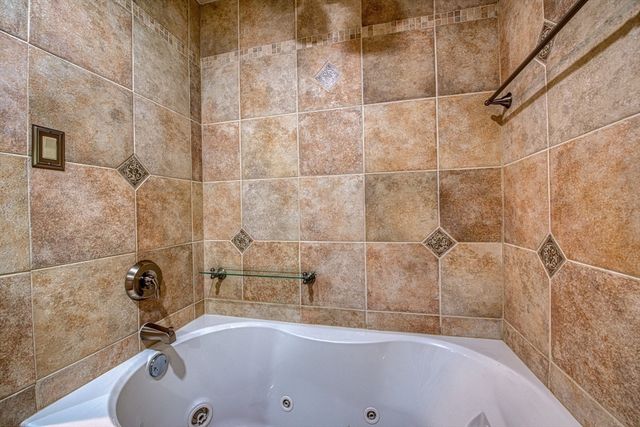 328 Caswell St, Taunton, MA 02718