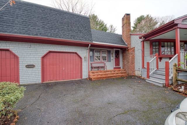 328 Caswell St, Taunton, MA 02718