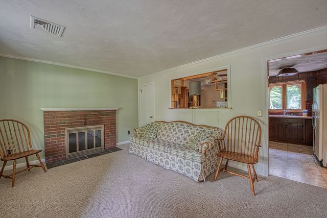 328 Caswell St, Taunton, MA 02718