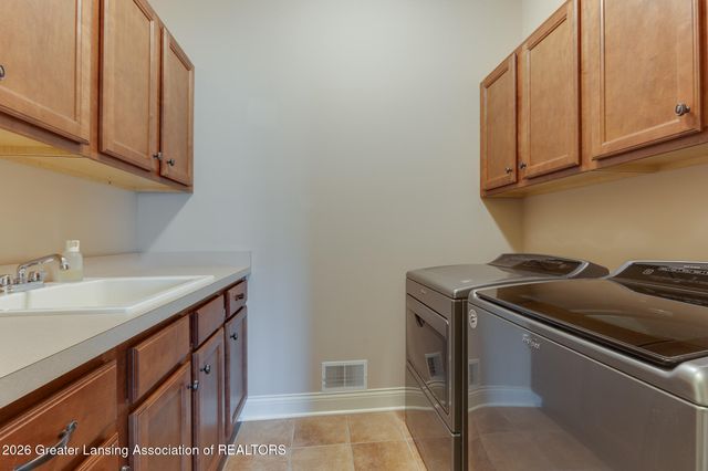 16950 Black Walnut Lane, East Lansing, MI 48823