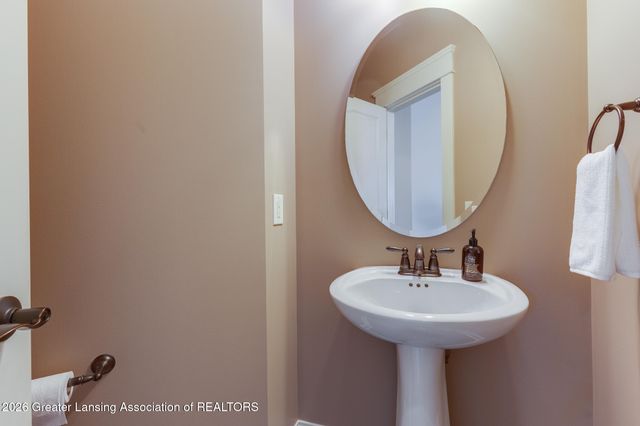 16950 Black Walnut Lane, East Lansing, MI 48823