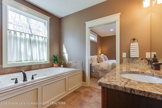 16950 Black Walnut Lane, East Lansing, MI 48823