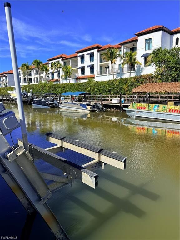 1575 Curlew AVE W 1, NAPLES, FL 34102 — photo 5