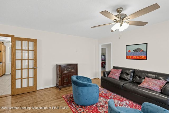 2224 Pembroke Road, Lansing, MI 48906