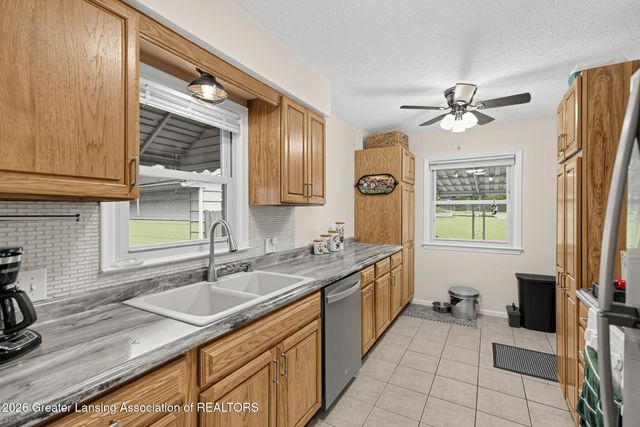 2224 Pembroke Road, Lansing, MI 48906
