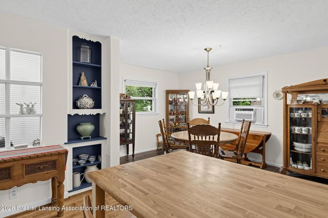 2224 Pembroke Road, Lansing, MI 48906