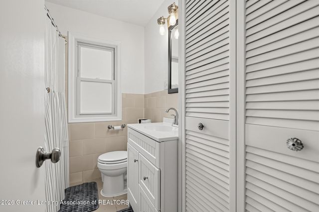2224 Pembroke Road, Lansing, MI 48906