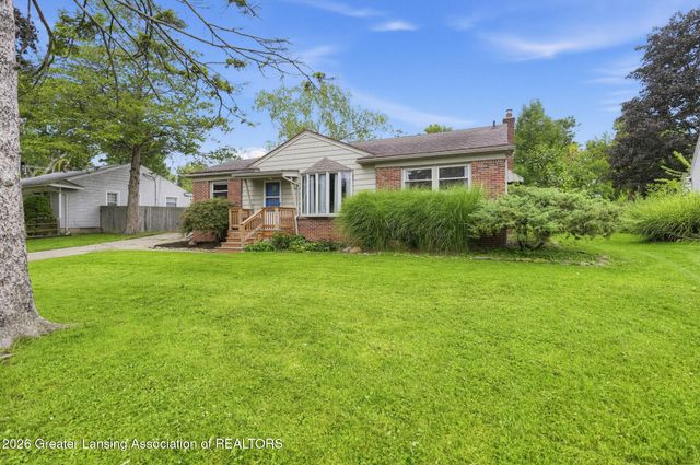 2224 Pembroke Road, Lansing, MI 48906