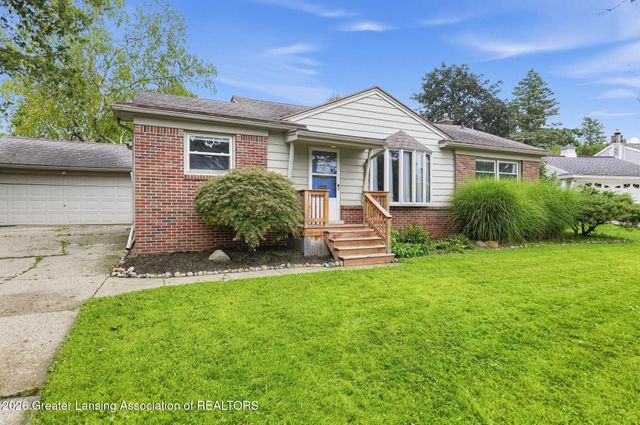 2224 Pembroke Road, Lansing, MI 48906