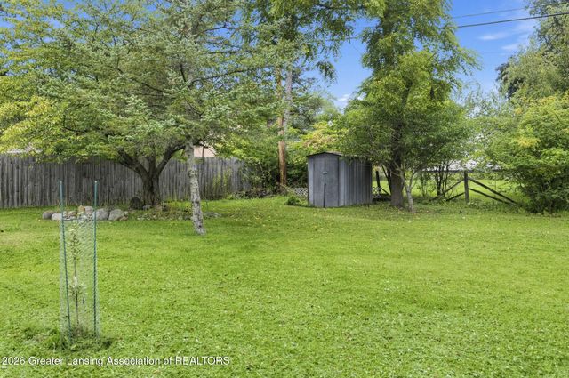 2224 Pembroke Road, Lansing, MI 48906