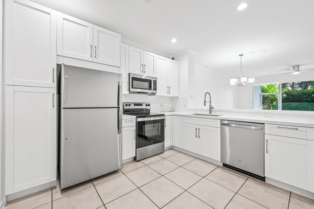 8024 Briantea Drive, Boynton Beach, FL 33472