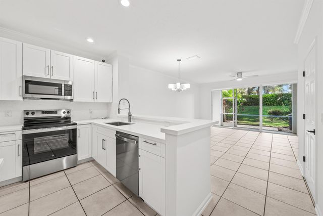 8024 Briantea Drive, Boynton Beach, FL 33472