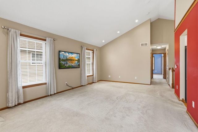 7506 Hampton Lane, Shakopee, MN 55379