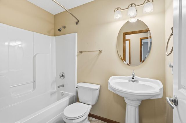 7506 Hampton Lane, Shakopee, MN 55379