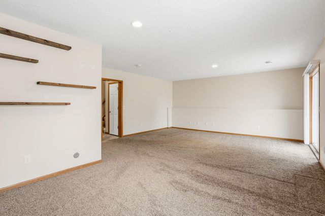 7506 Hampton Lane, Shakopee, MN 55379