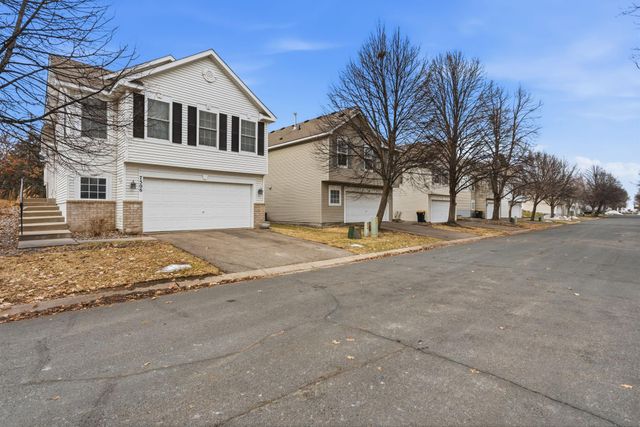 7506 Hampton Lane, Shakopee, MN 55379