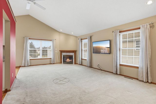 7506 Hampton Lane, Shakopee, MN 55379