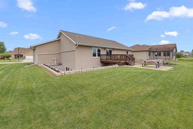 782 MUSTANG LANE, Fond Du Lac, WI 54935