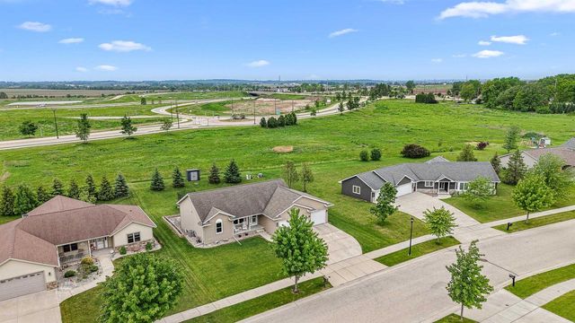 782 MUSTANG LANE, Fond Du Lac, WI 54935