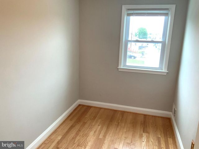 2125 HAWTHORNE RD, Middle River, MD 21220