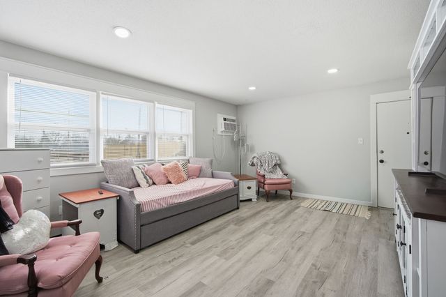 800 13th Street, West Des Moines, IA 50265