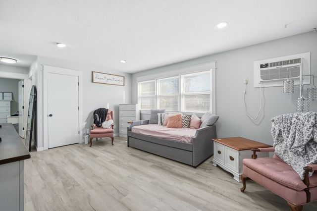 800 13th Street, West Des Moines, IA 50265