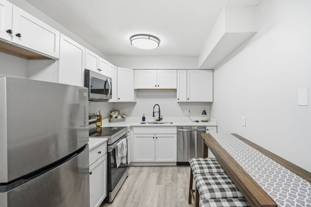 800 13th Street, West Des Moines, IA 50265