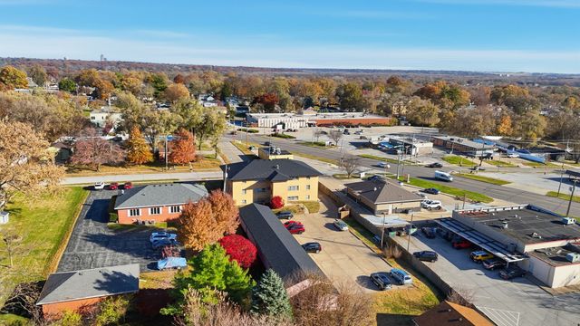 800 13th Street, West Des Moines, IA 50265