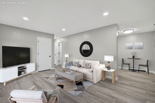 800 13th Street, West Des Moines, IA 50265