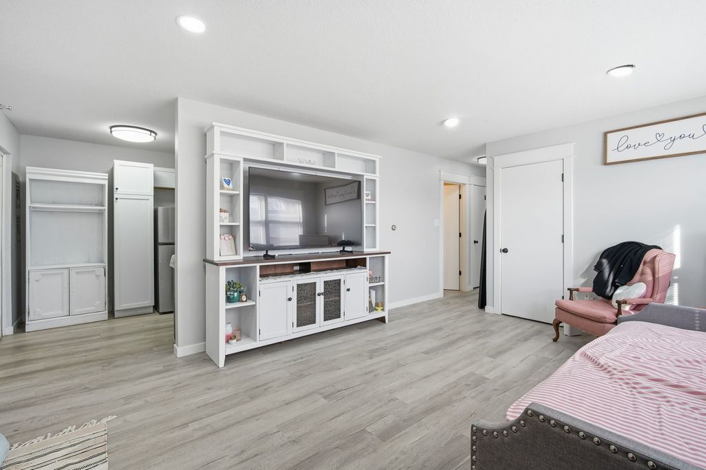 800 13th Street, West Des Moines, IA 50265