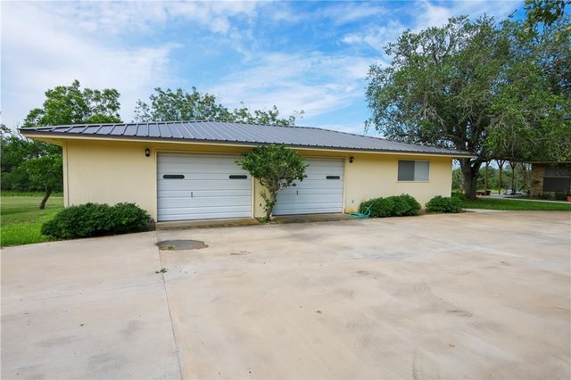 155 Buffalo Road, George West, TX 78022