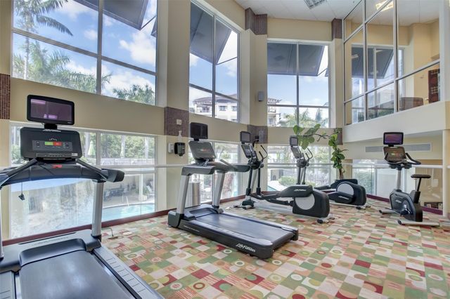 2633 NE 14th Avenue 101, Wilton Manors, FL 33334