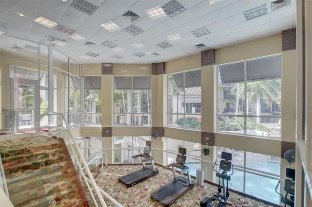 2633 NE 14th Avenue 101, Wilton Manors, FL 33334