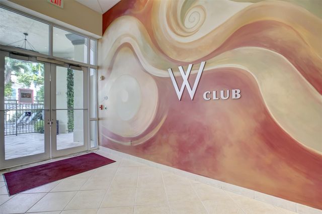 2633 NE 14th Avenue 101, Wilton Manors, FL 33334